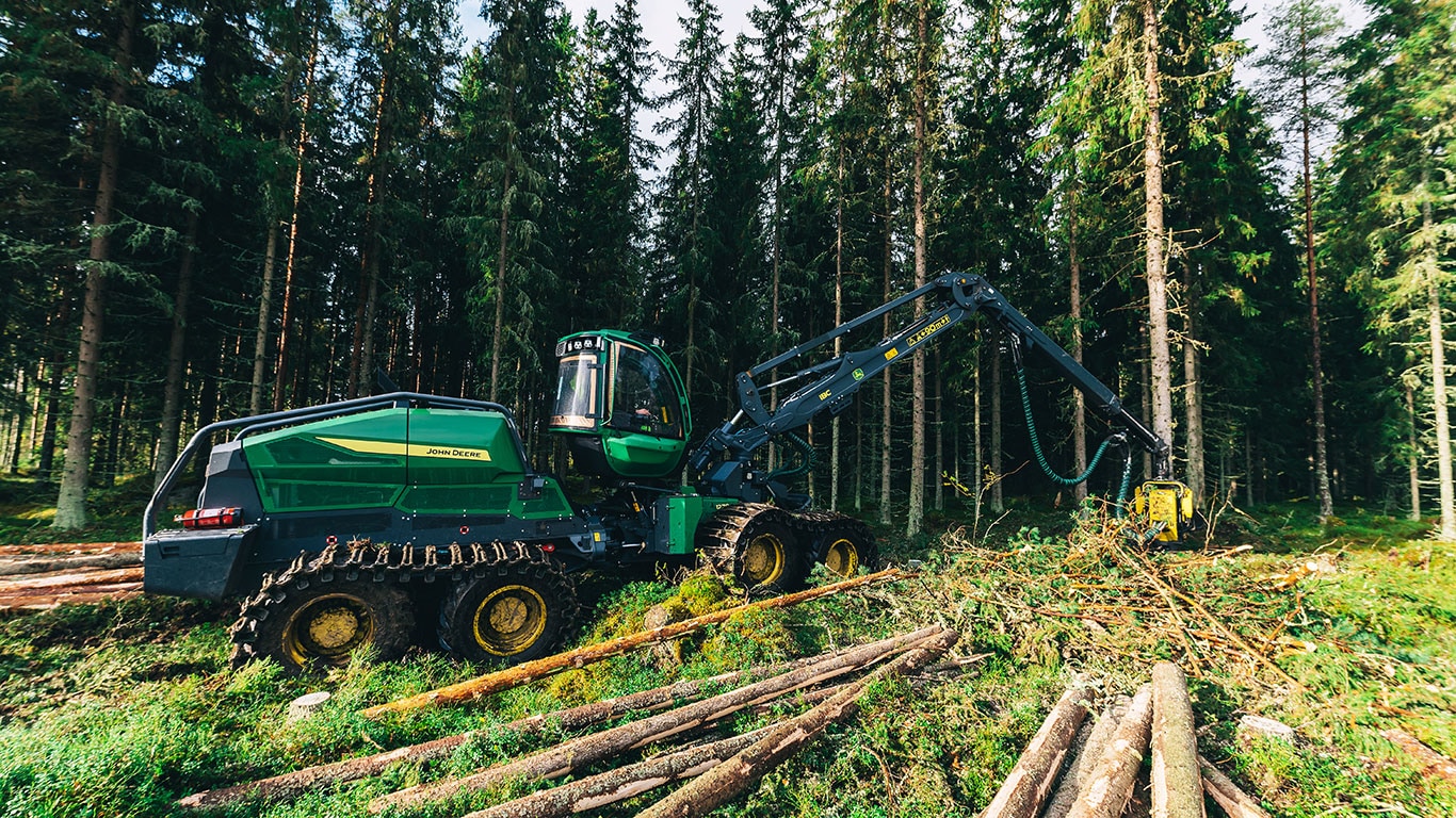 1270H-hogstmaskin i skogen