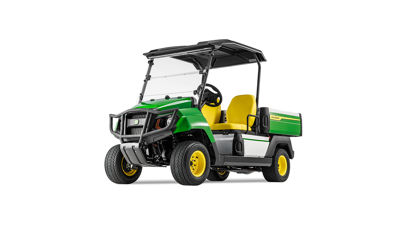 Fremre trekvart visning av et John Deere Gator GS bensindrevet kjøretøy med robust støtfanger og romslig lasteplan.