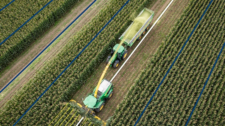traktor sett ovenfra