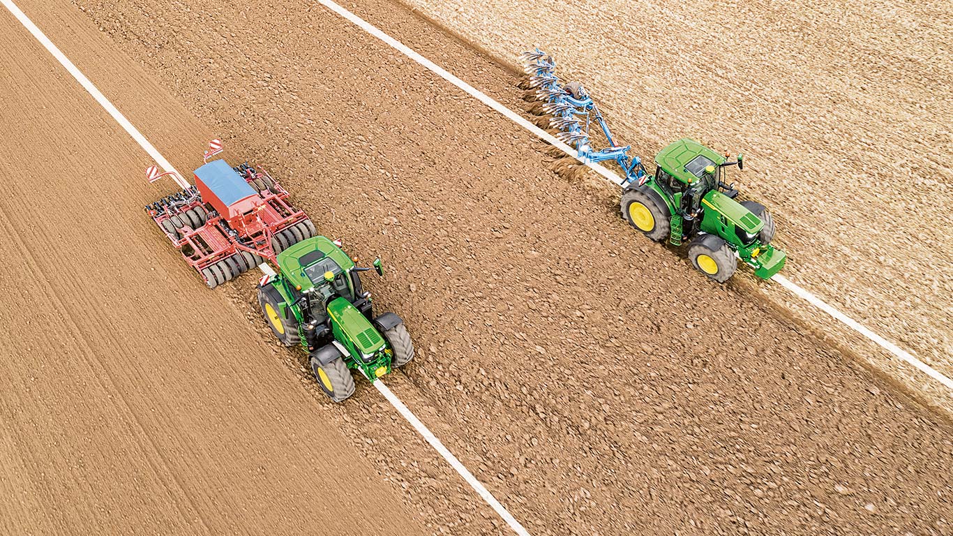 Integrert John Deere Active Implement Guidance™ for traktor