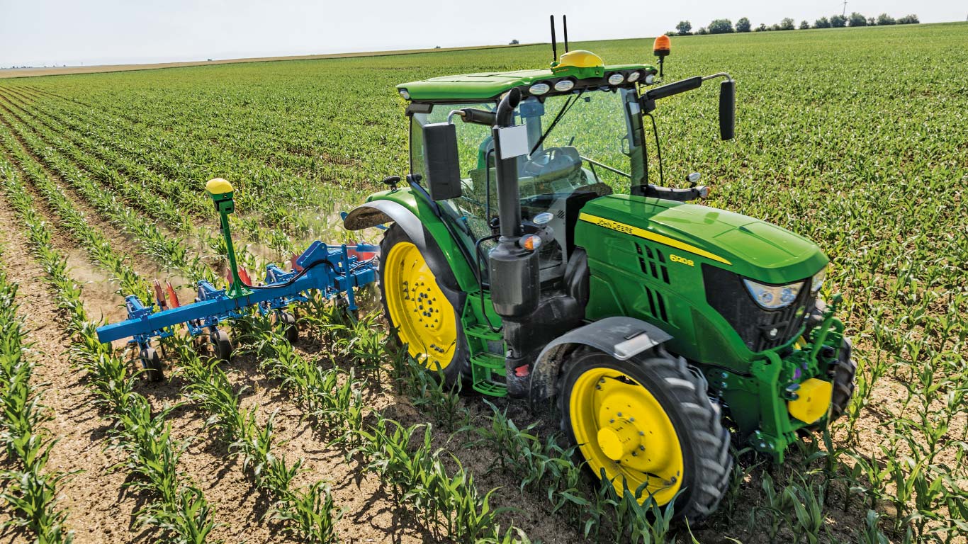 Aktiv GPS-styring for redskap integrert i traktor